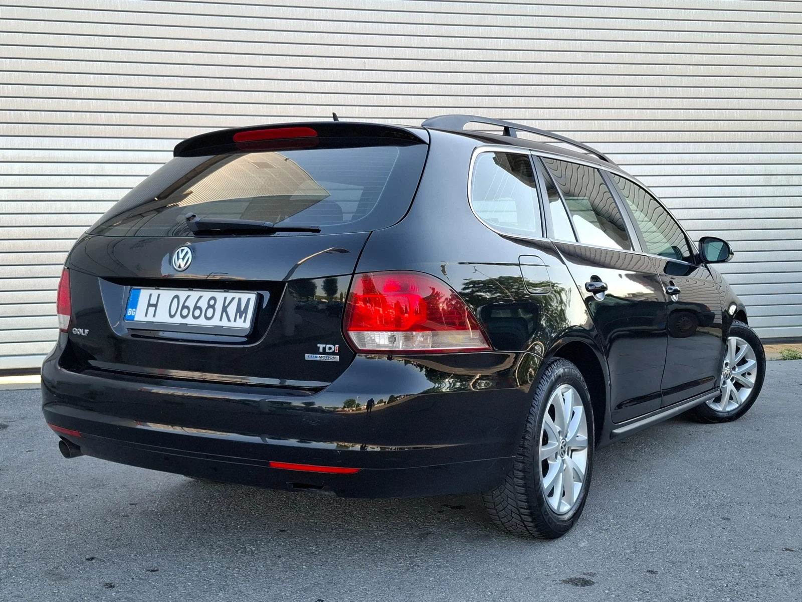 VW Golf 6 1.6TDI * КЛИМАТИК * РЕГИСТРИРАН * ОБСЛУЖЕН *  - изображение 9