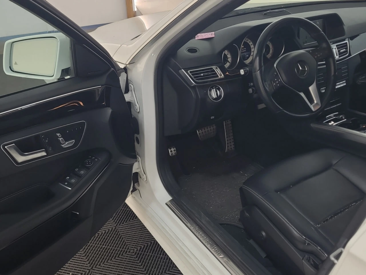 Mercedes-Benz E 250 * CARFAX * АВТО КРЕДИТ * ЦЕНА ДО БГ! - изображение 5