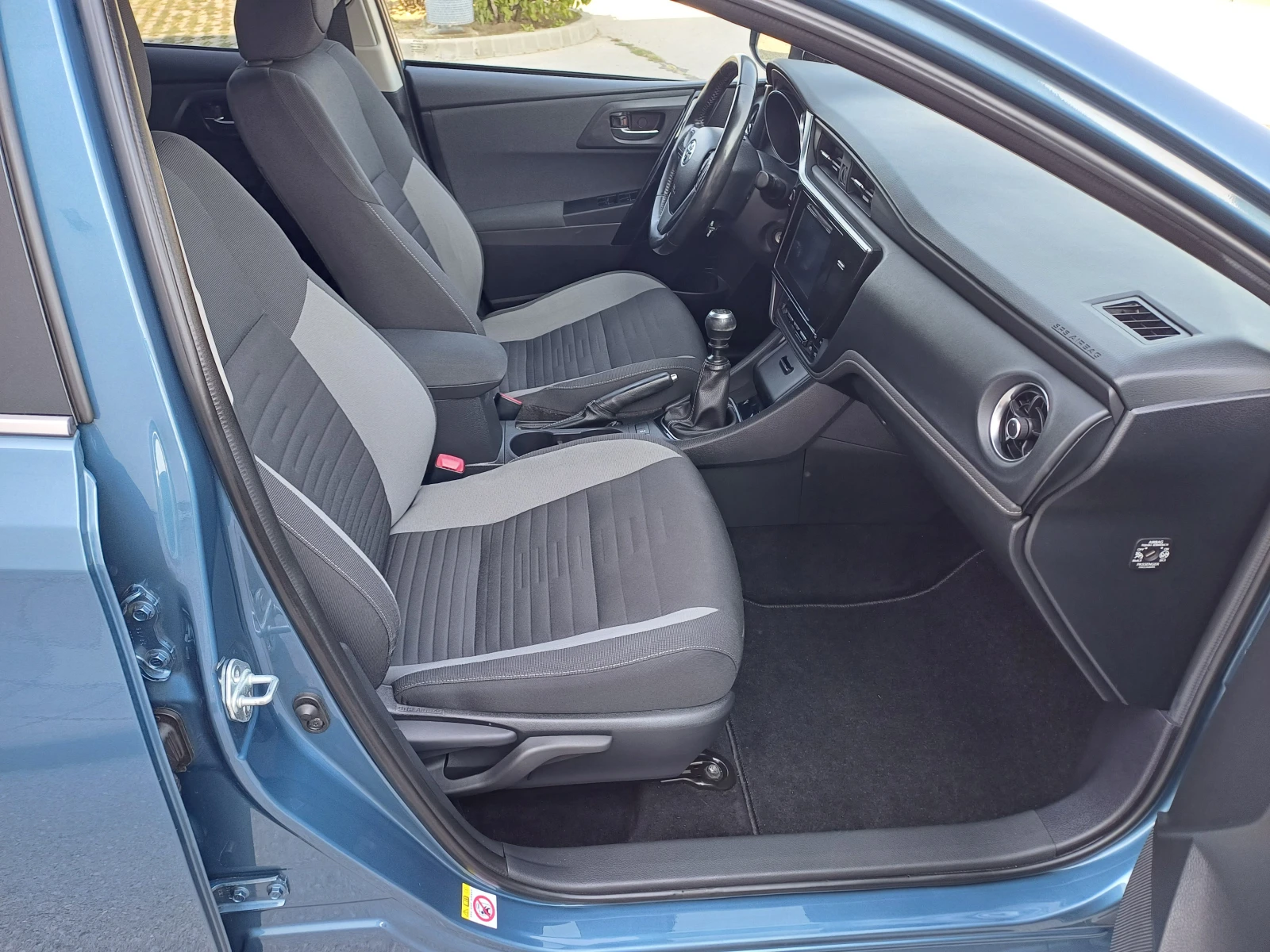 Toyota Auris 1.2 Benzin 116k.s Facelift  | Mobile.bg   12