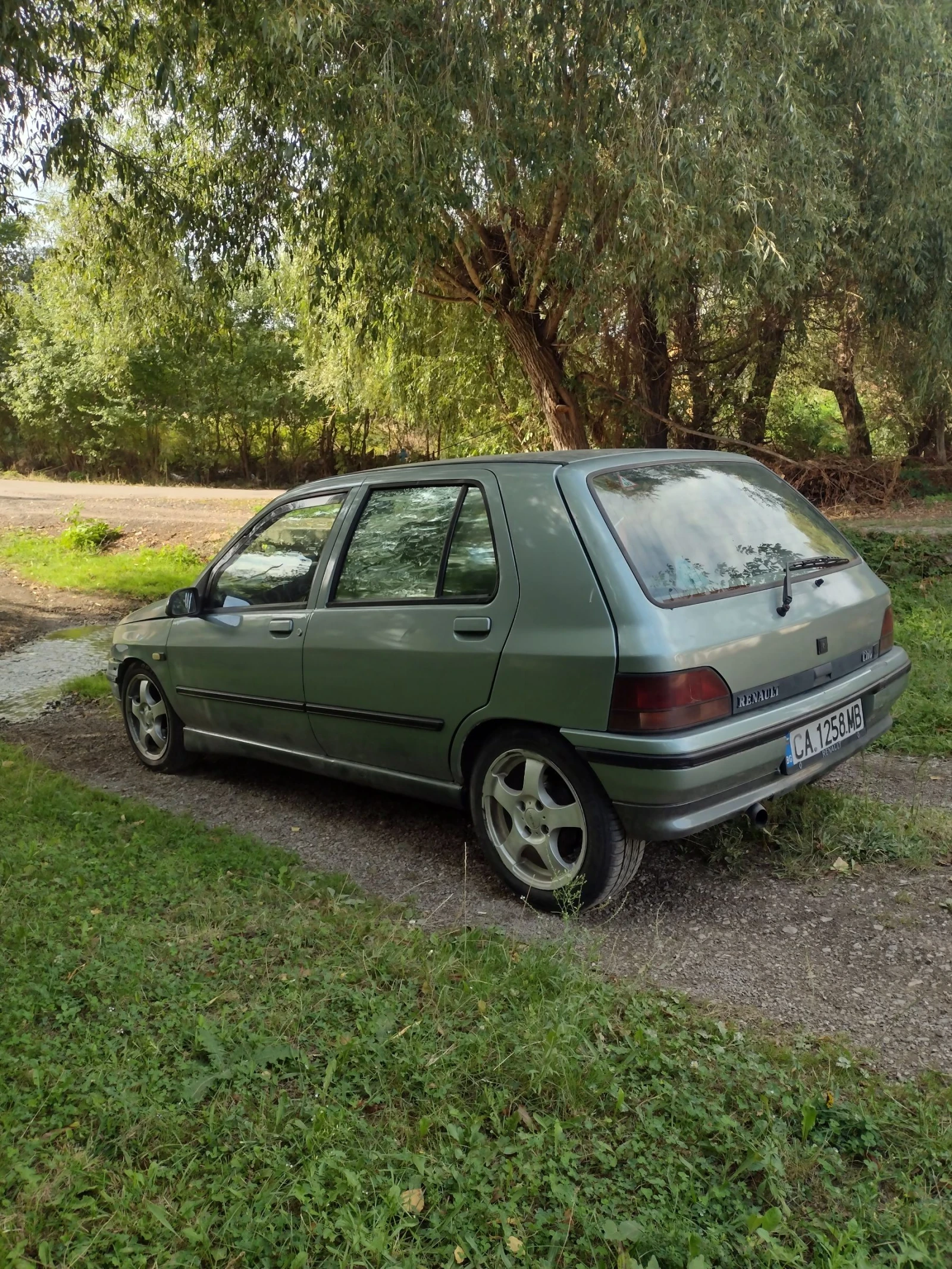 Renault Clio 1.8, 8v, Baccara - изображение 6