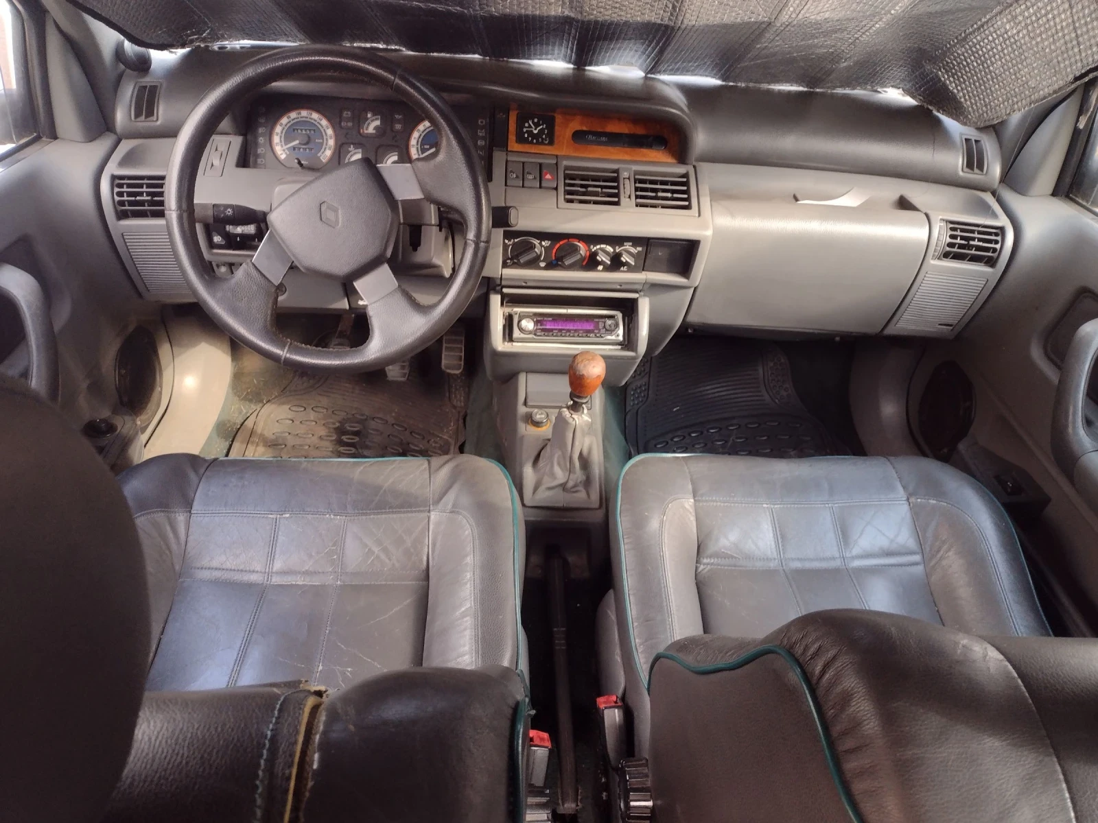 Renault Clio 1.8, 8v, Baccara - изображение 10