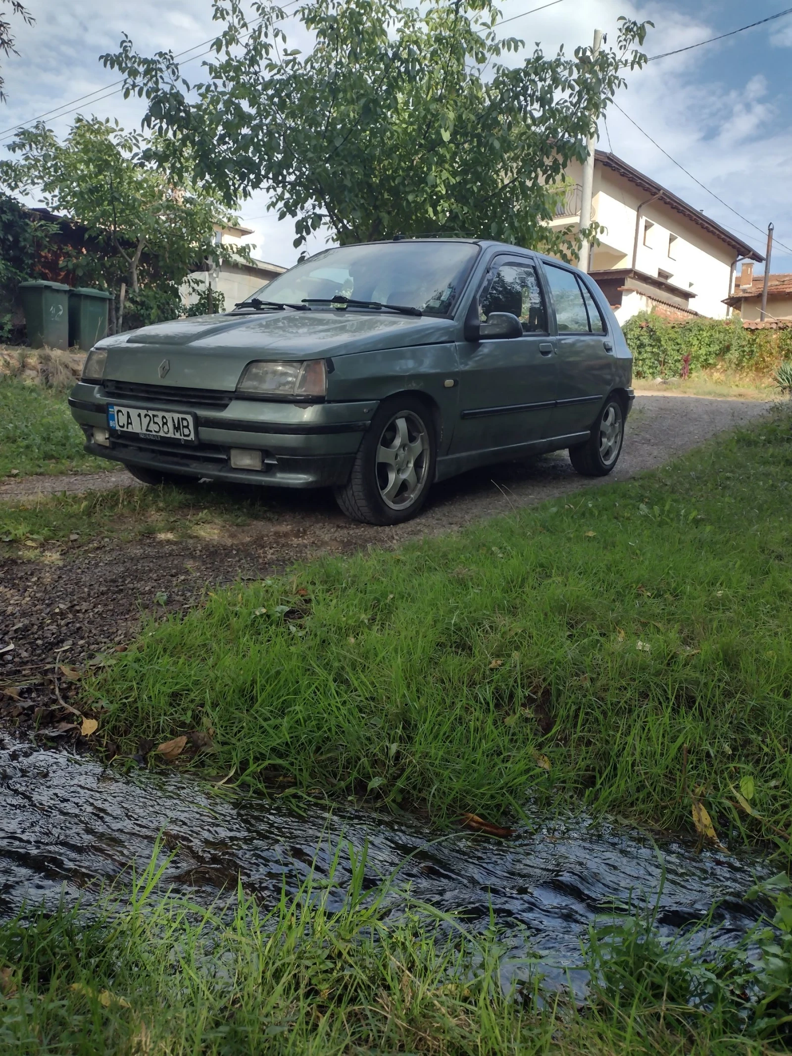 Renault Clio 1.8, 8v, Baccara - изображение 3