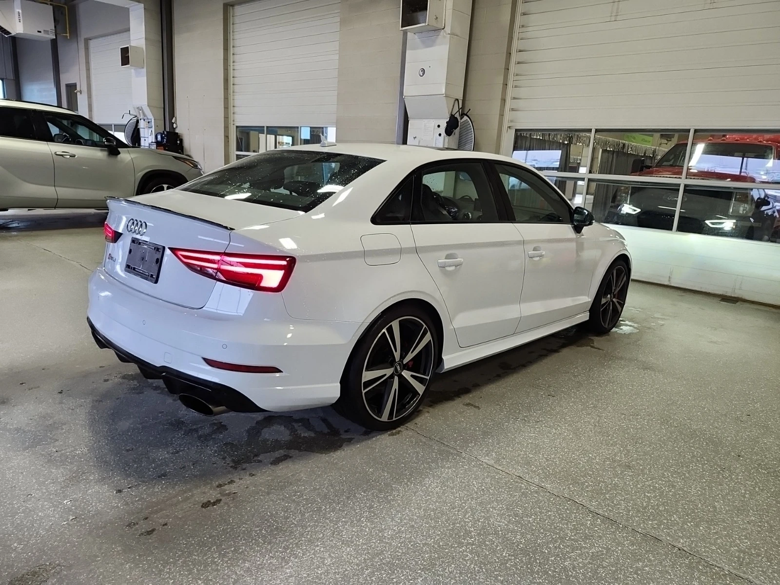 Audi Rs3 2.5 TFSI QUATTRO S * * CARFAX * * АВТО КРЕДИТ * *  - изображение 3