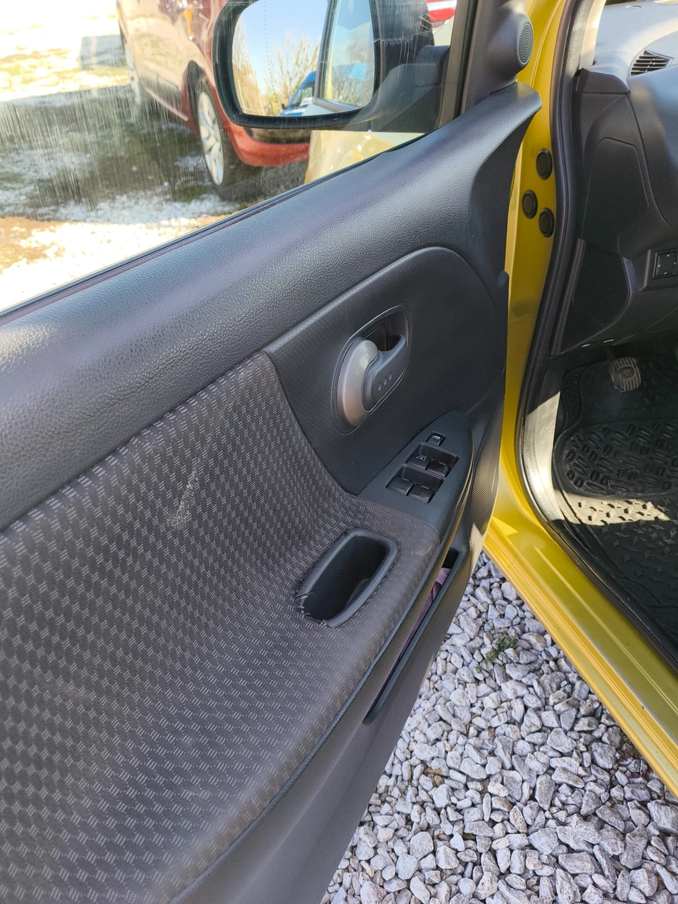 Nissan Note 1, 4 benzin 88 k.s. - изображение 10