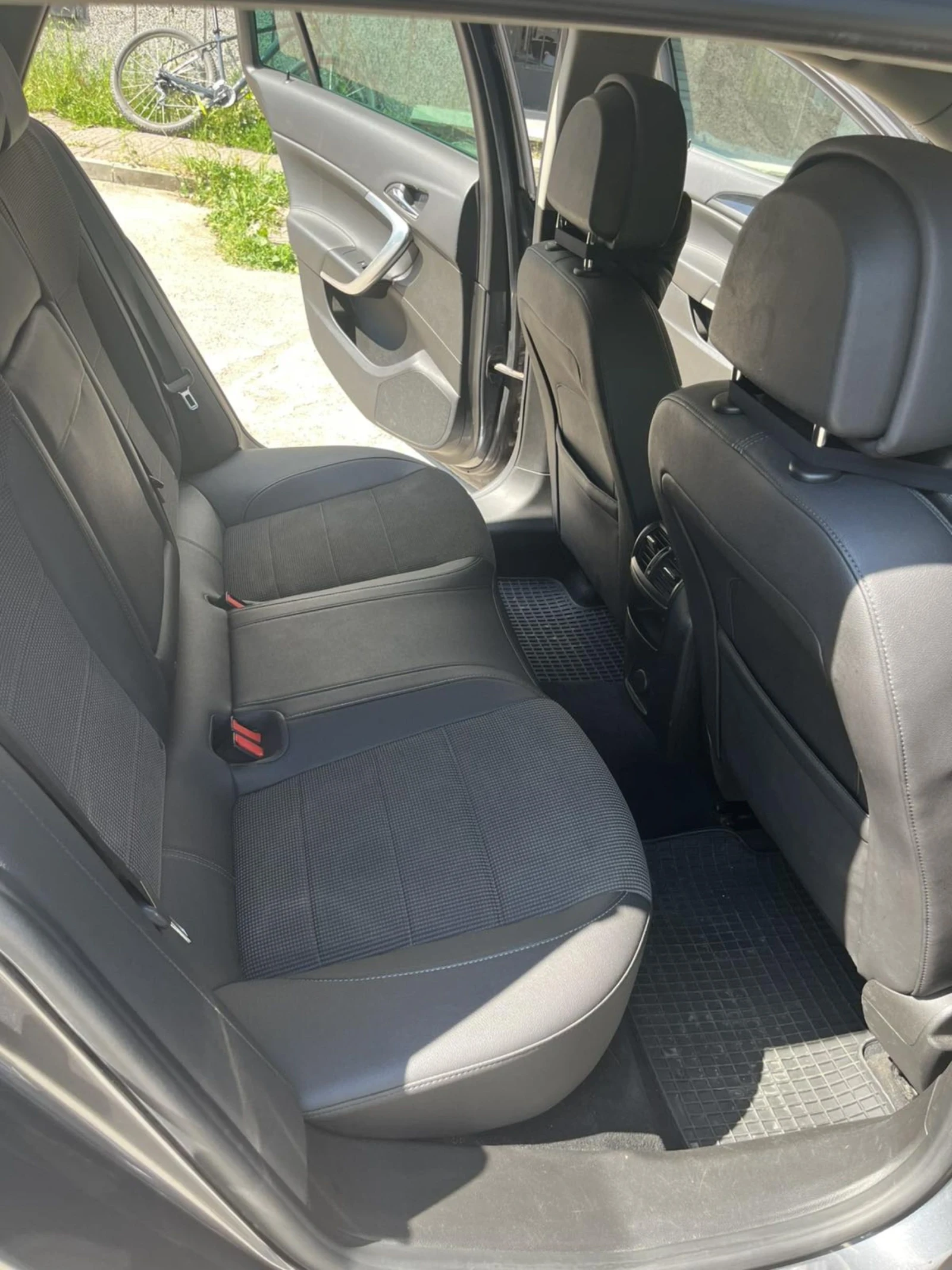 Opel Insignia 2.0 TDCI Sports Tourer - изображение 8