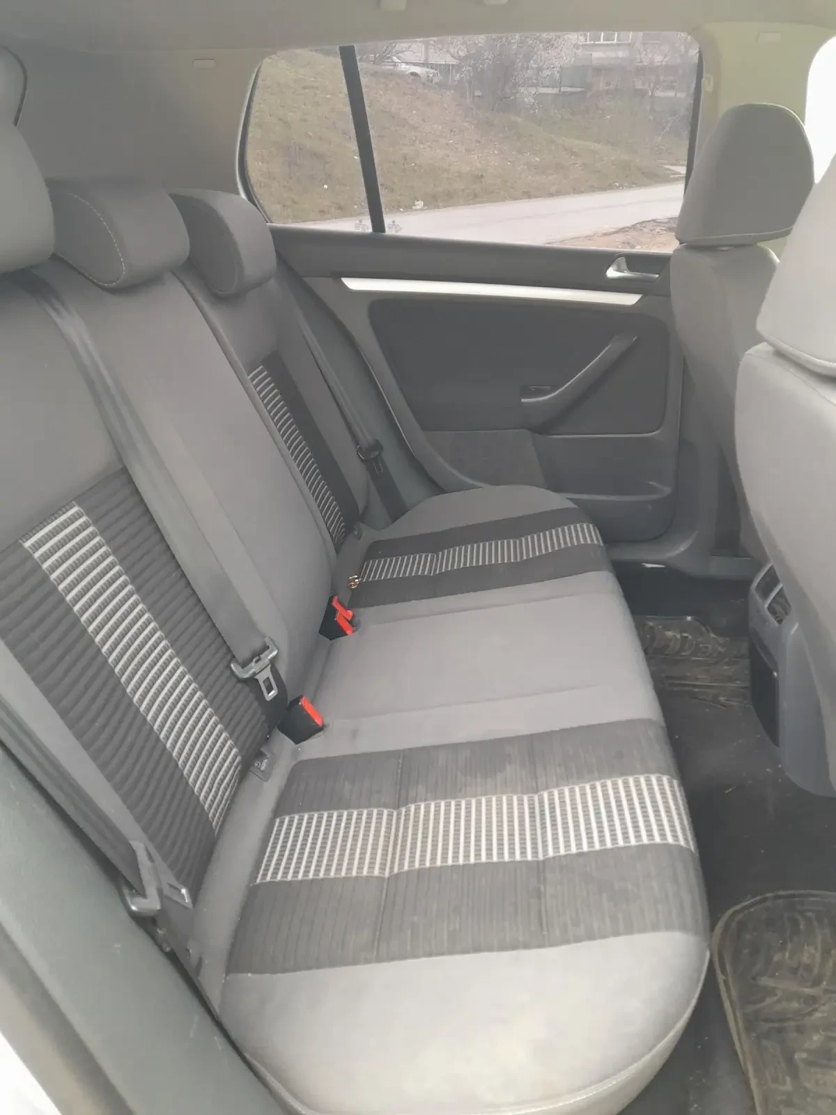 VW Golf 5- 1.6 - ГАЗ/БЕНЗИН, снимка 8 - Автомобили и джипове - 53863913