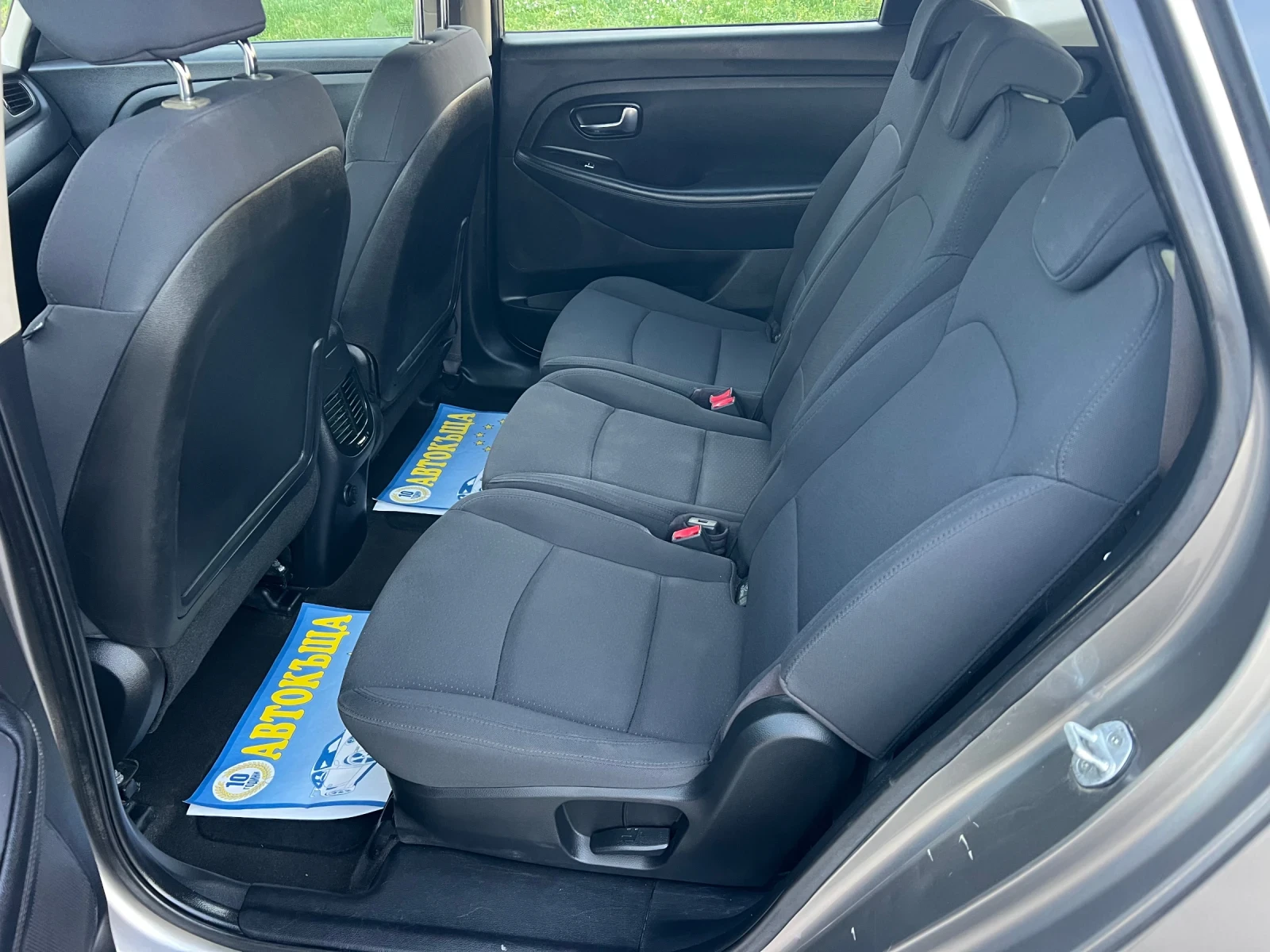 Kia Carens 1.7CRDI/NAVI/LED/7МЕСТА, снимка 13 - Автомобили и джипове - 54135725