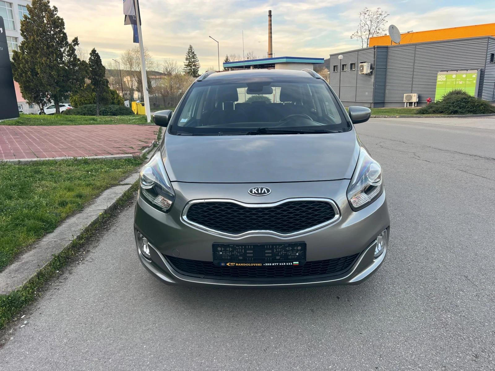 Kia Carens 1.7CRDI/NAVI/LED/7МЕСТА, снимка 2 - Автомобили и джипове - 54135725