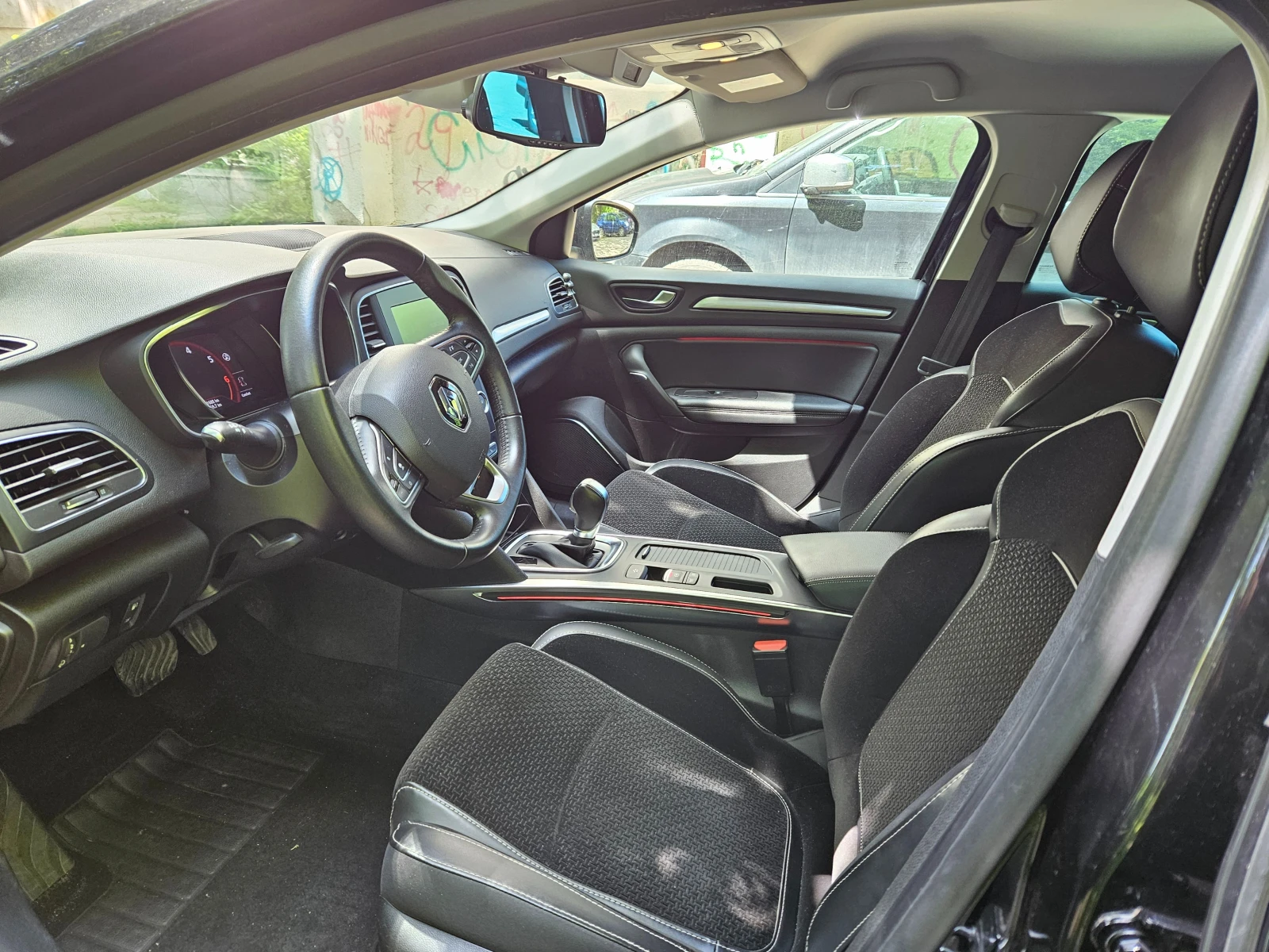 Renault Megane, снимка 10 - Автомобили и джипове - 54572293