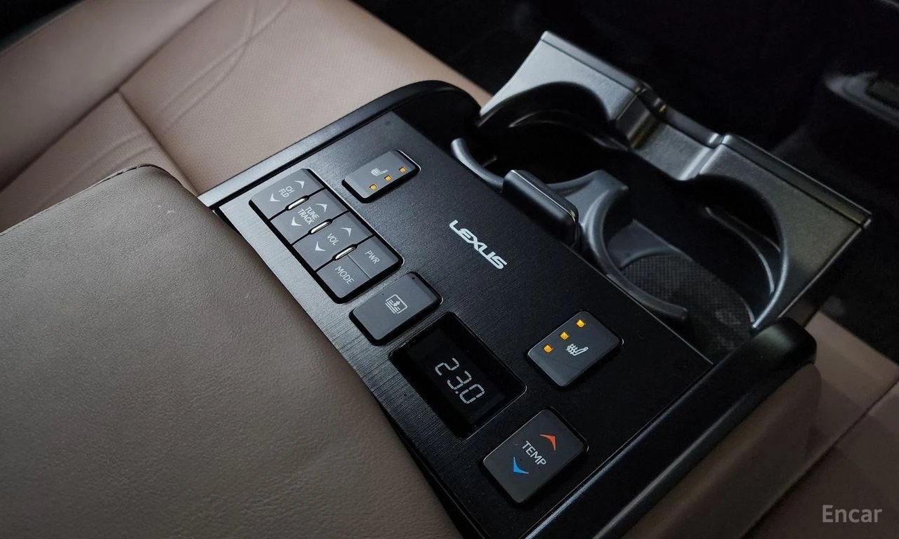 Lexus ES 300 HYBRID* LUXURY* PLUS* ПОДГРЕВ* ОБДУХВАНЕ* ХЕДЪП* L, снимка 16 - Автомобили и джипове - 54581251