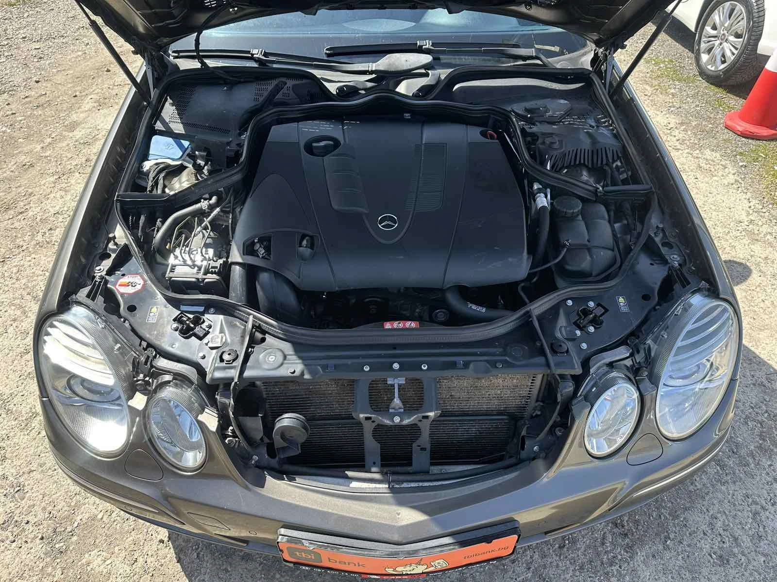 Mercedes-Benz E 220 CDI Facelift OM646 AVANGARDE Aвтоматик, снимка 17 - Автомобили и джипове - 54641797