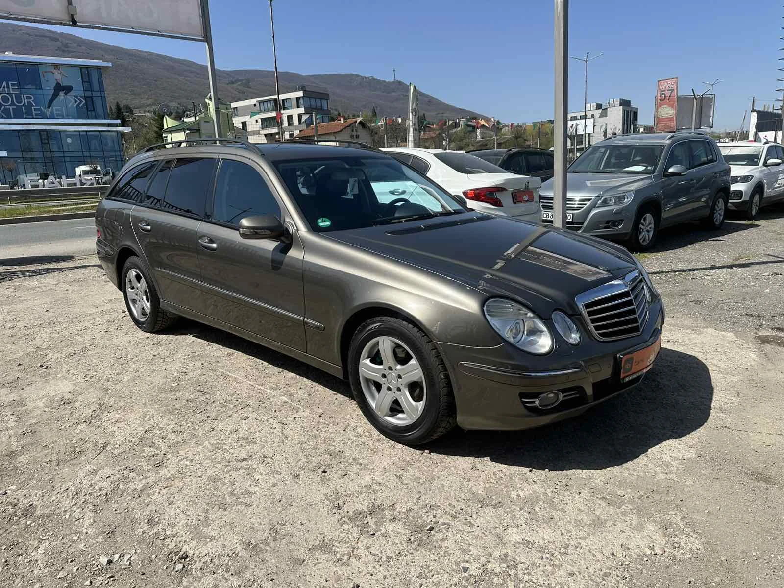 Mercedes-Benz E 220 CDI Facelift OM646 AVANGARDE Aвтоматик, снимка 2 - Автомобили и джипове - 54641797
