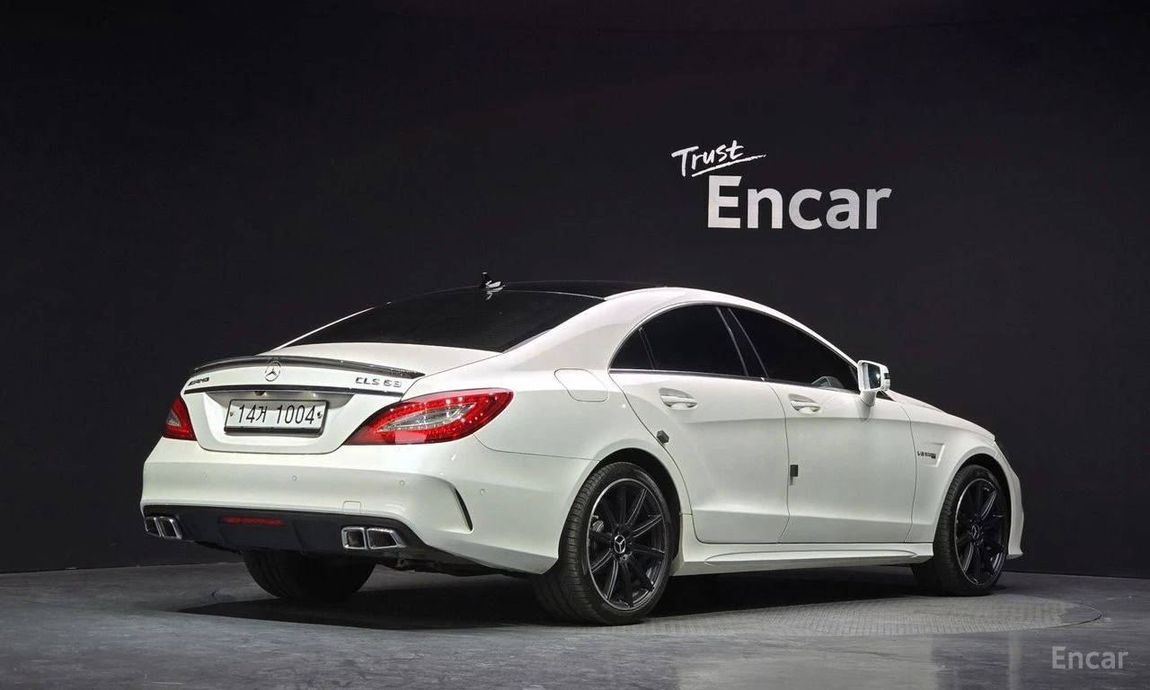 Mercedes-Benz CLS 63 AMG HARMON* KARDON* ДИСТРОНИК* ОБДУХВАНЕ* МАСАЖ* 360КА, снимка 2 - Автомобили и джипове - 54856429