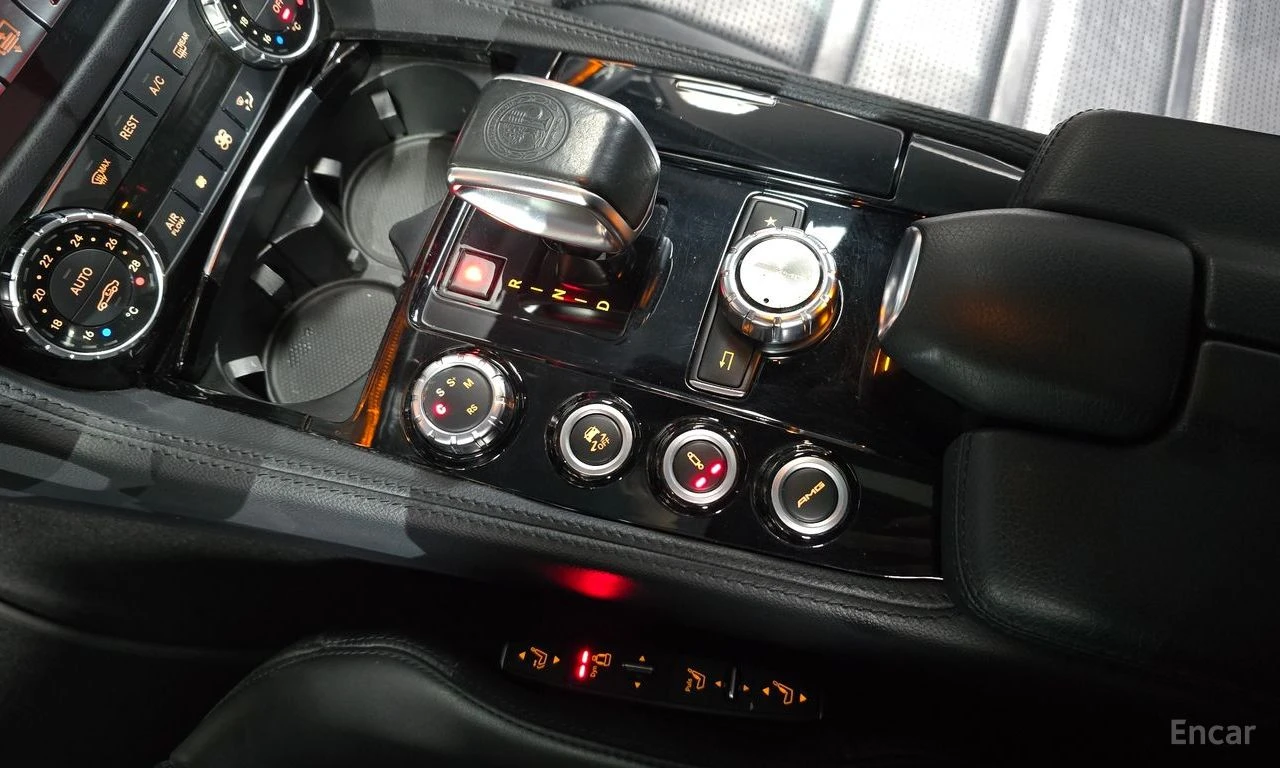 Mercedes-Benz CLS 63 AMG HARMON* KARDON* ДИСТРОНИК* ОБДУХВАНЕ* МАСАЖ* 360КА, снимка 12 - Автомобили и джипове - 54856429
