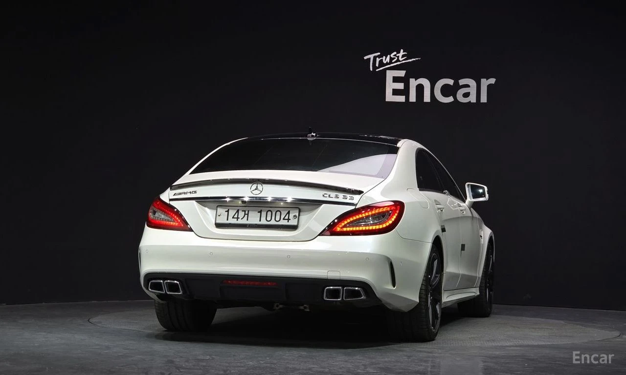 Mercedes-Benz CLS 63 AMG HARMON* KARDON* ДИСТРОНИК* ОБДУХВАНЕ* МАСАЖ* 360КА, снимка 4 - Автомобили и джипове - 54856429