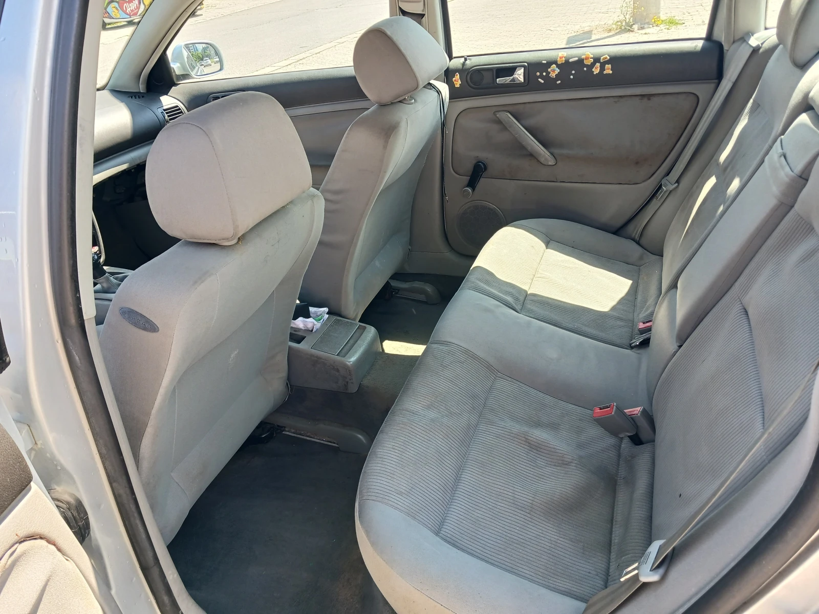 VW Passat 1.9 TDI, снимка 6 - Автомобили и джипове - 54880185