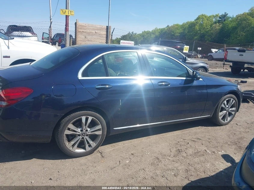 Mercedes-Benz C 300 4MATIC* КОЖА* ПОДГРЕВ* ВИДЕО, снимка 13 - Автомобили и джипове - 54942657
