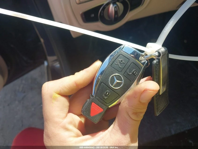 Mercedes-Benz C 300 4MATIC* КОЖА* ПОДГРЕВ* ВИДЕО, снимка 11 - Автомобили и джипове - 54942657