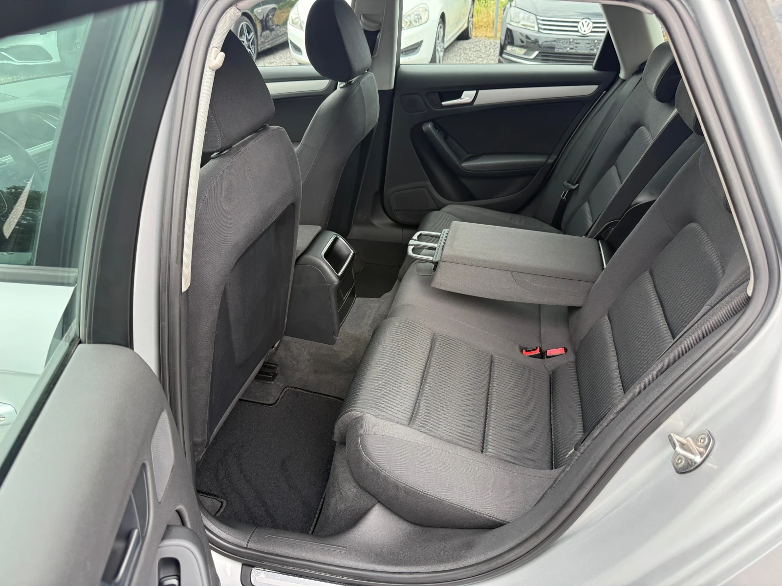 Audi A4 2.0TDI (143hp) Euro5 / 6 скорости / внос от Италия, снимка 13 - Автомобили и джипове - 55137518