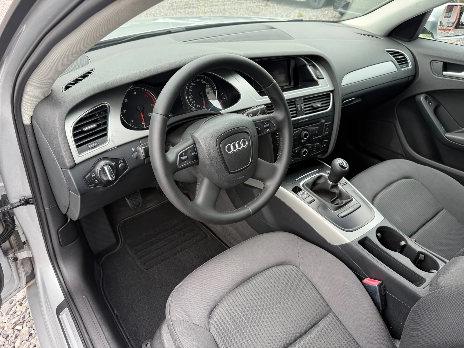 Audi A4 2.0TDI (143hp) Euro5 / 6 скорости / внос от Италия, снимка 9 - Автомобили и джипове - 55137518