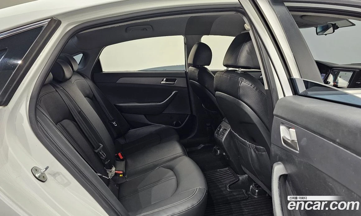 Hyundai Sonata 2.0 Style, снимка 11 - Автомобили и джипове - 55839985