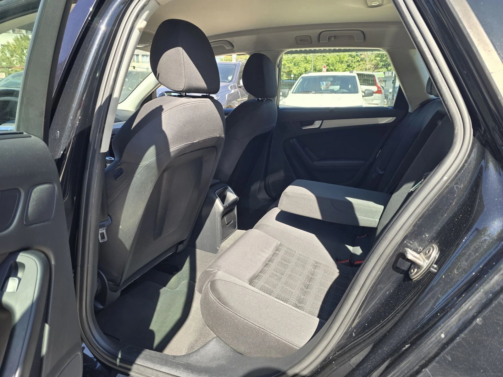 Audi A4 2.0TDI 143к.с 6 скорости Подгряване , снимка 11 - Автомобили и джипове - 55987786