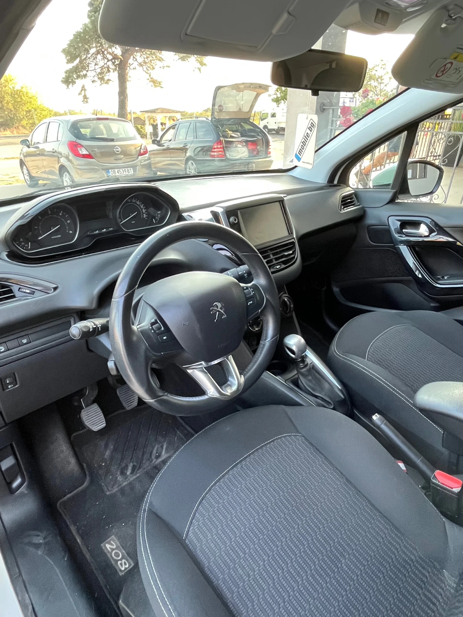 Peugeot 208 Ruro 6, снимка 13 - Автомобили и джипове - 56041843