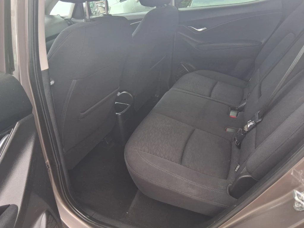 Hyundai Ix20, снимка 8 - Автомобили и джипове - 56121952