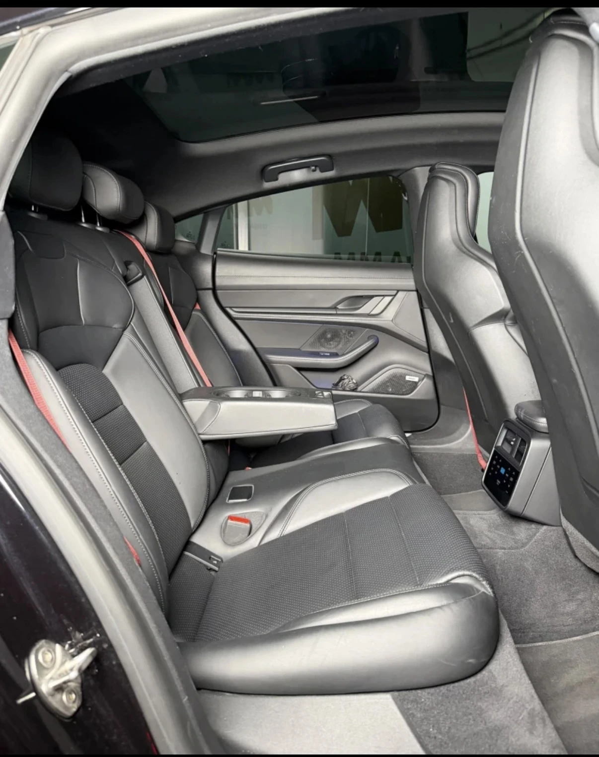 Porsche Taycan, снимка 11 - Автомобили и джипове - 56136480