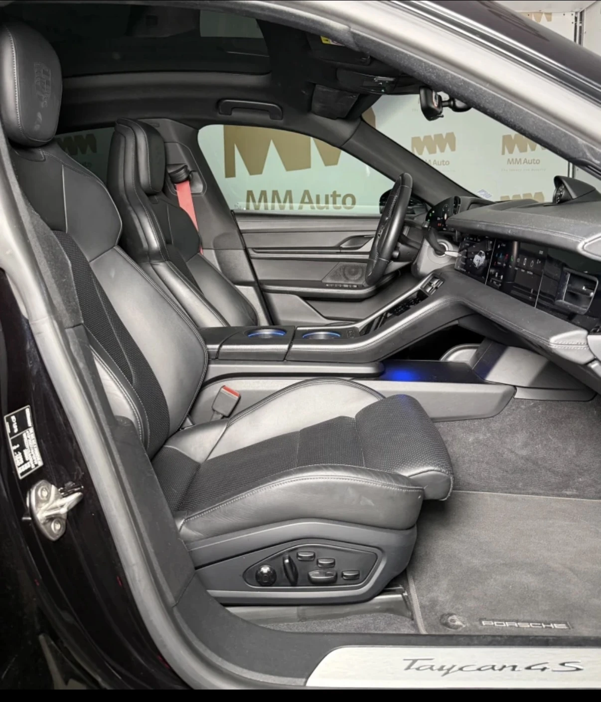 Porsche Taycan, снимка 10 - Автомобили и джипове - 56136480