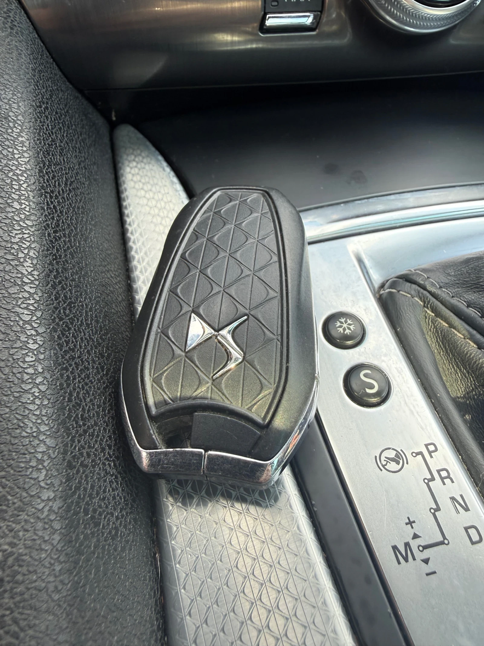 DS DS 5 LIMITED 60 YRS DS, снимка 15 - Автомобили и джипове - 56334363