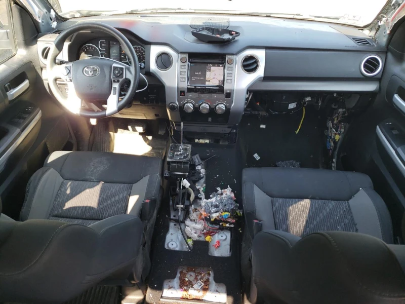 Toyota Tundra CREWMAX SR5 5.7 trd 4X4 OFF ROAD, снимка 8 - Автомобили и джипове - 47010751