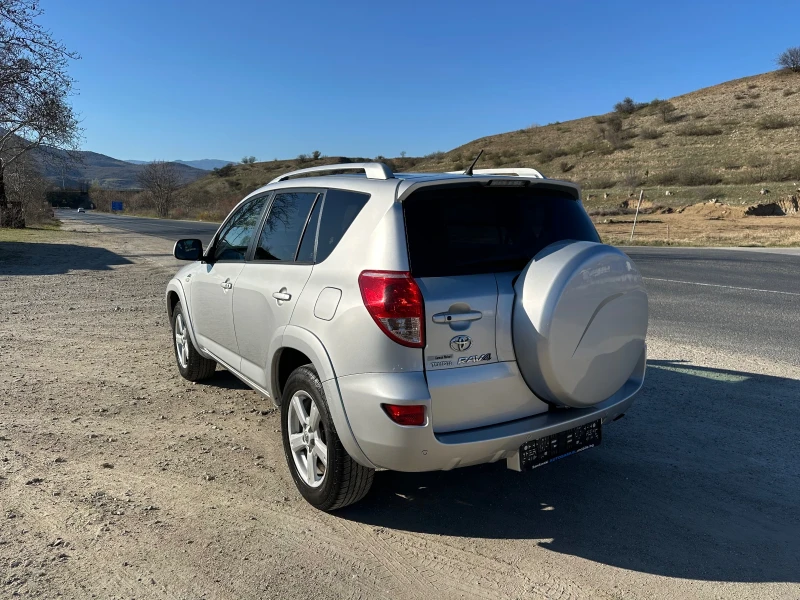 Toyota Rav4 2.2D-CAT 4x4 LUXURY/KEYLESS/KOJA, снимка 5 - Автомобили и джипове - 52885958