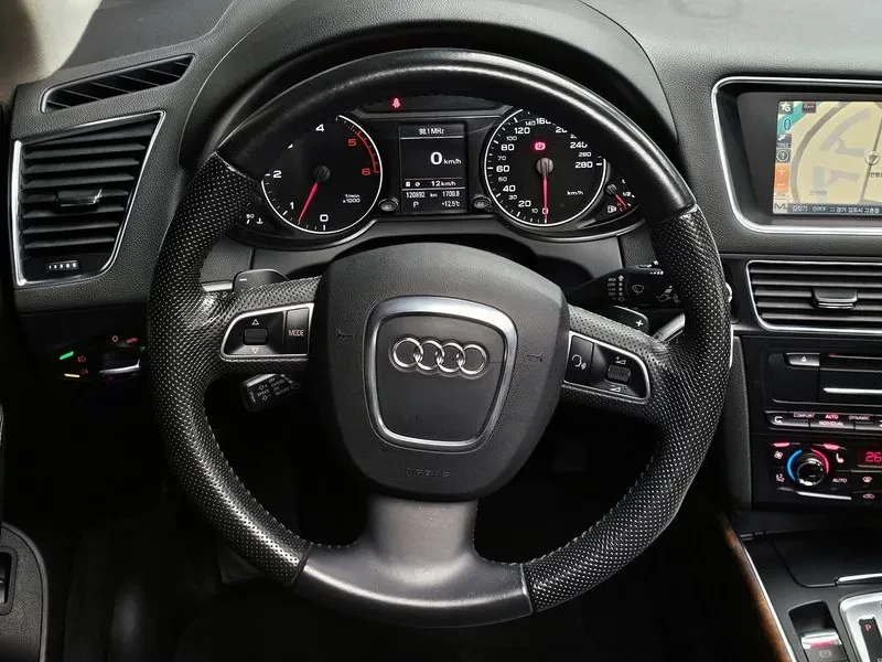 Audi Q5 2.0 TDI Quattro, снимка 16 - Автомобили и джипове - 55129972
