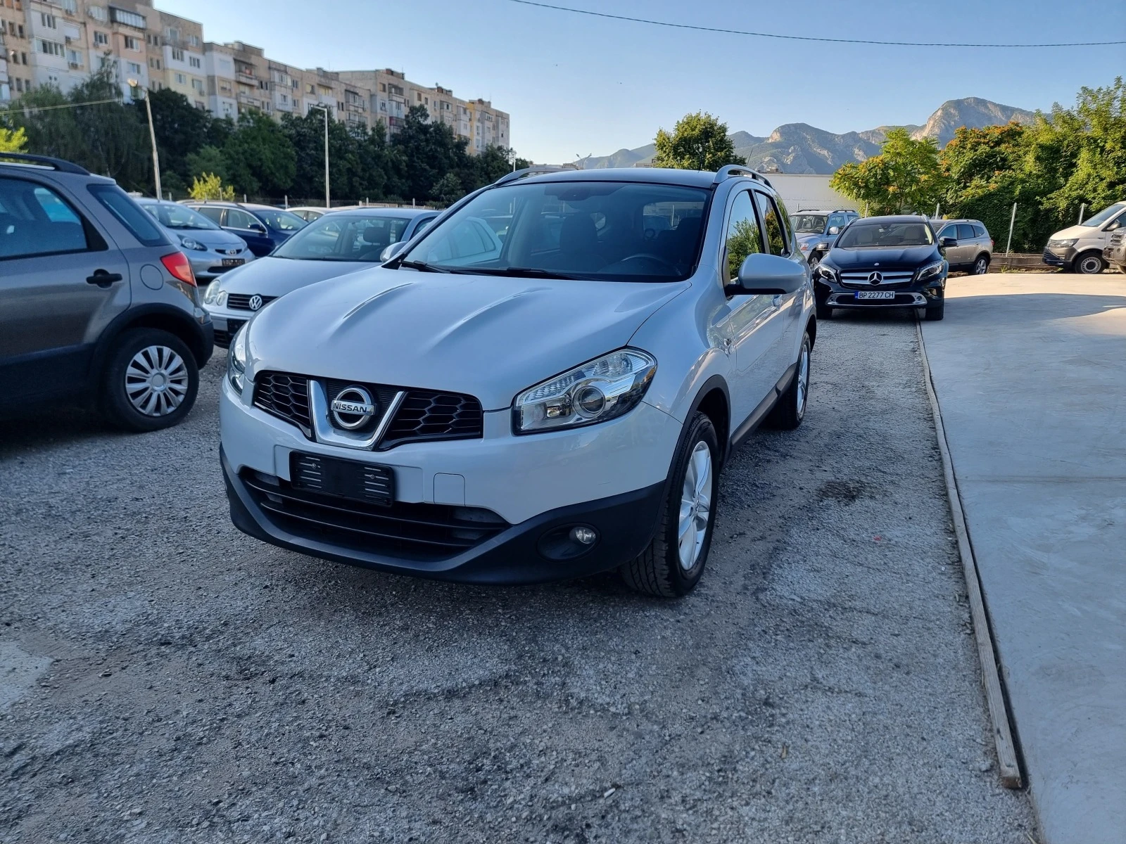 Nissan Qashqai 1.6 + 2 - изображение 2