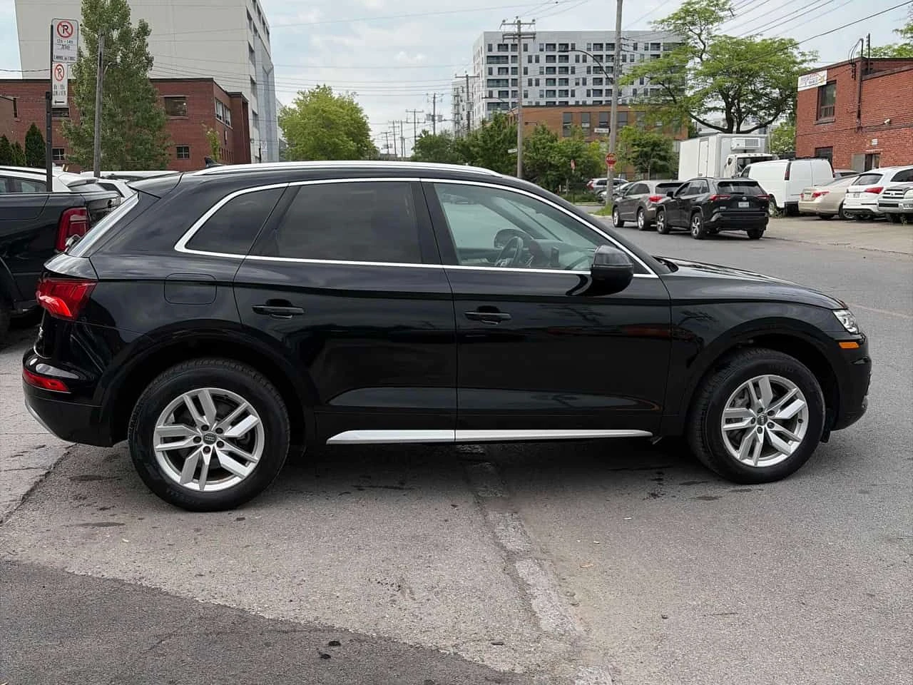 Audi Q5 * Komfort * ПОДГРЕВ* КАМЕРА* KEYLESS* , снимка 4 - Автомобили и джипове - 54864177