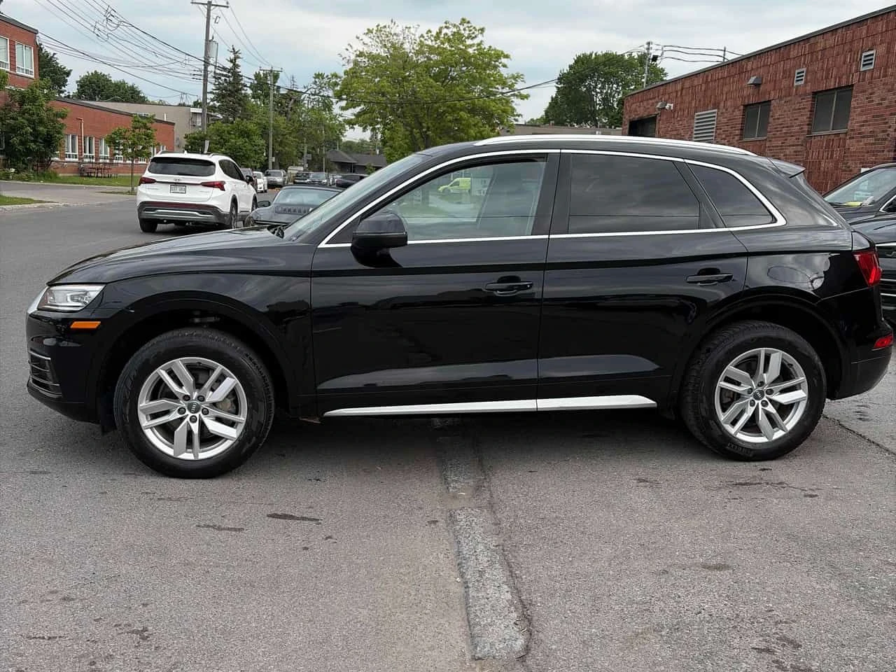 Audi Q5 * Komfort * ПОДГРЕВ* КАМЕРА* KEYLESS* , снимка 3 - Автомобили и джипове - 54864177