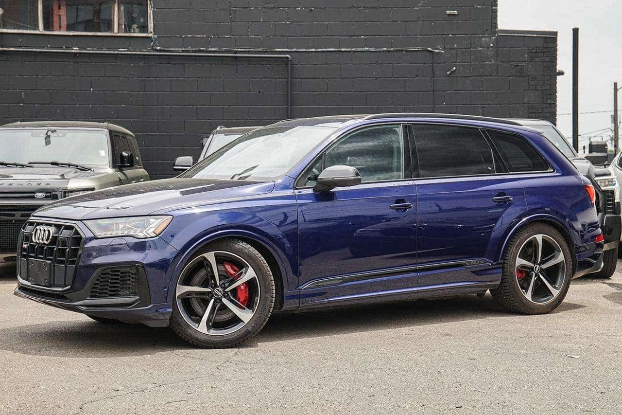 Audi SQ7 7 Местна CARFAX