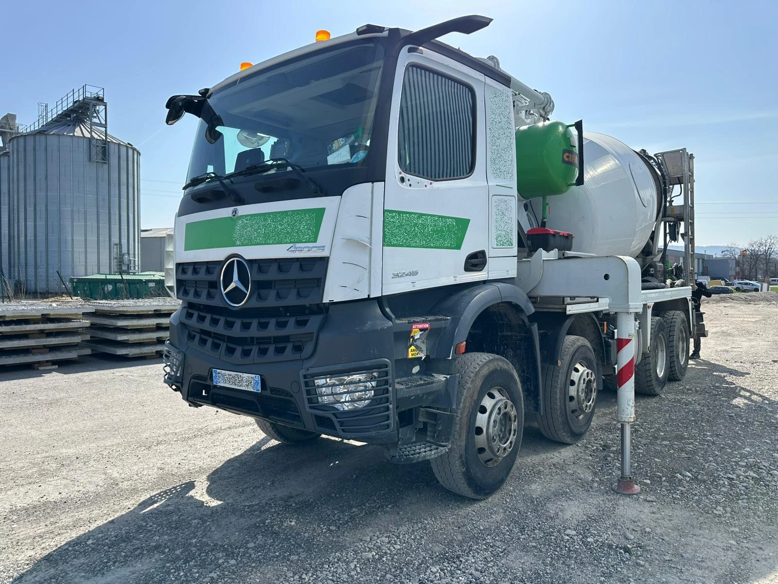 Бетон помпа Mercedes-Benz 3245 / 25meters, снимка 2 - Индустриална техника - 54190299