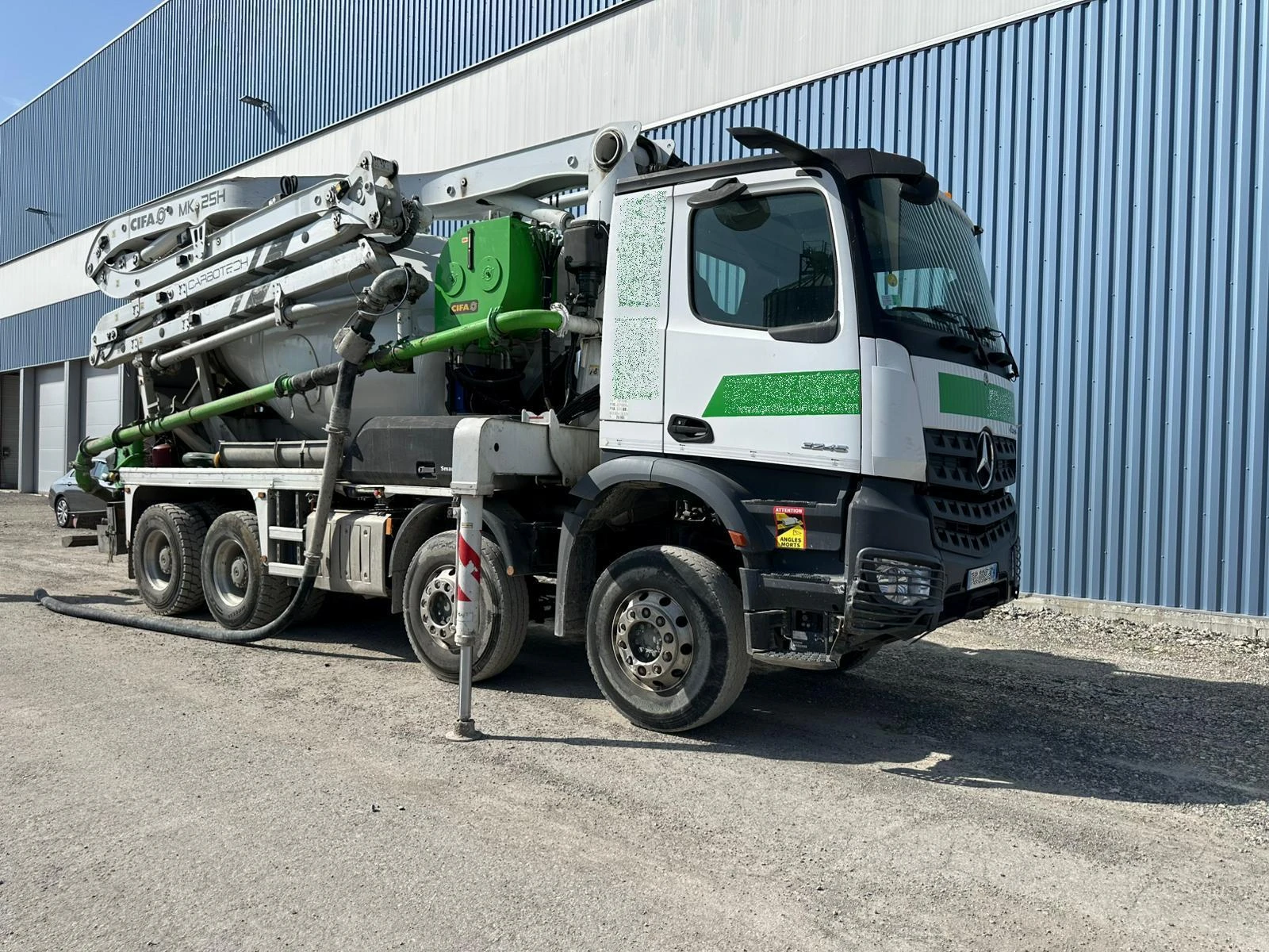 Бетон помпа Mercedes-Benz 3245 / 25meters, снимка 3 - Индустриална техника - 54190299