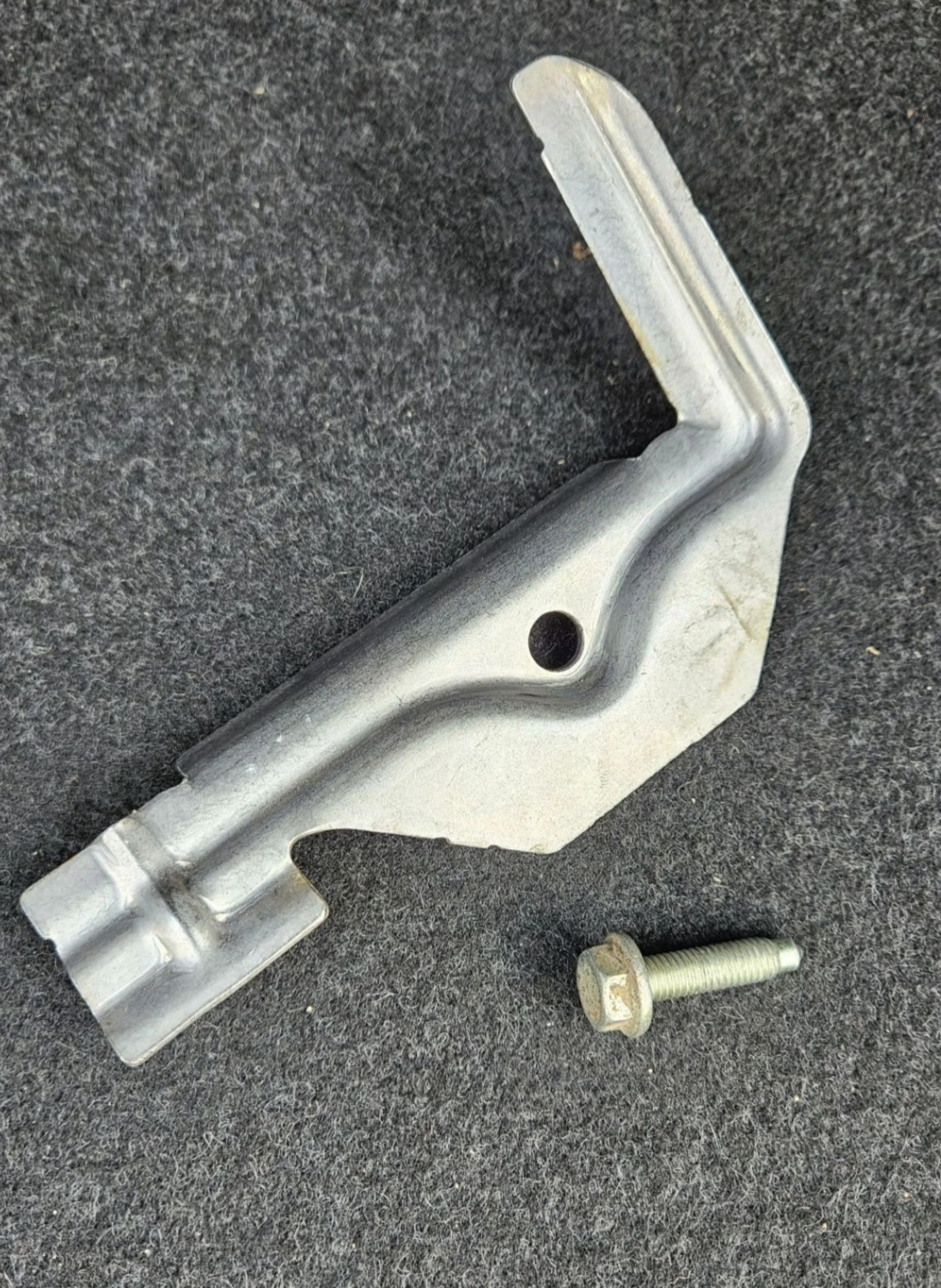 Планка държач за акумулаторна батерия, снимка 2 - Части - 53726650