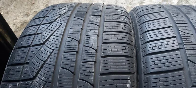 Гуми Зимни 275/35R20, снимка 4 - Гуми и джанти - 31495587