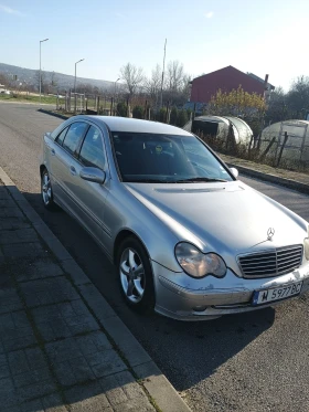 Mercedes-Benz 220, снимка 4