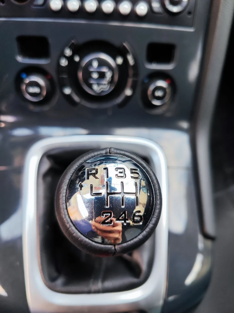 Peugeot 5008 Ван, снимка 9 - Автомобили и джипове - 52293712