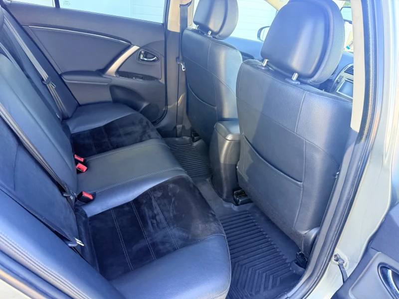 Toyota Avensis 2.2D4D 150k.c* Navi* Kamera* Nova* UNIKAT* , снимка 17 - Автомобили и джипове - 51825419