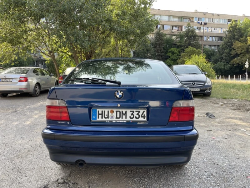 BMW 316 316i Compact УНИКАТ! 1 СОБСТВЕНИК! СЕРВИЗНА КНИЖКА, снимка 10 - Автомобили и джипове - 52261489