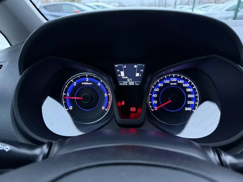 Hyundai Ix20 1.6 CRDi, снимка 13 - Автомобили и джипове - 52642187