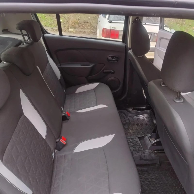 Dacia Sandero 1000 Stepway, снимка 9 - Автомобили и джипове - 53119886