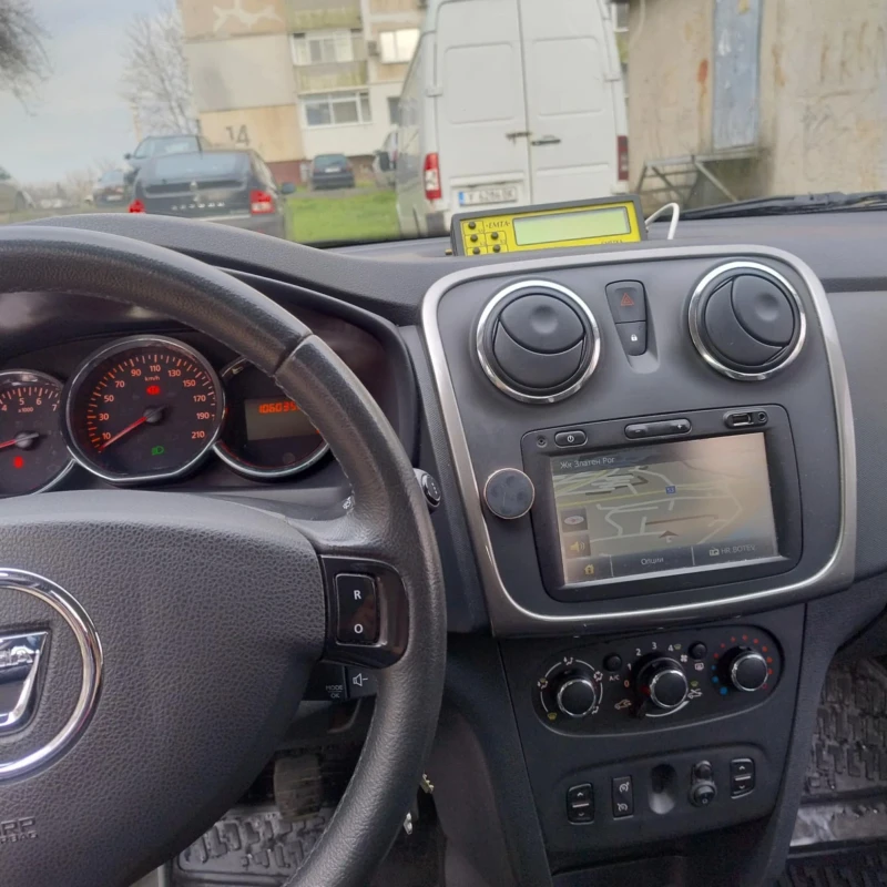 Dacia Sandero 1000 Stepway, снимка 13 - Автомобили и джипове - 53119886