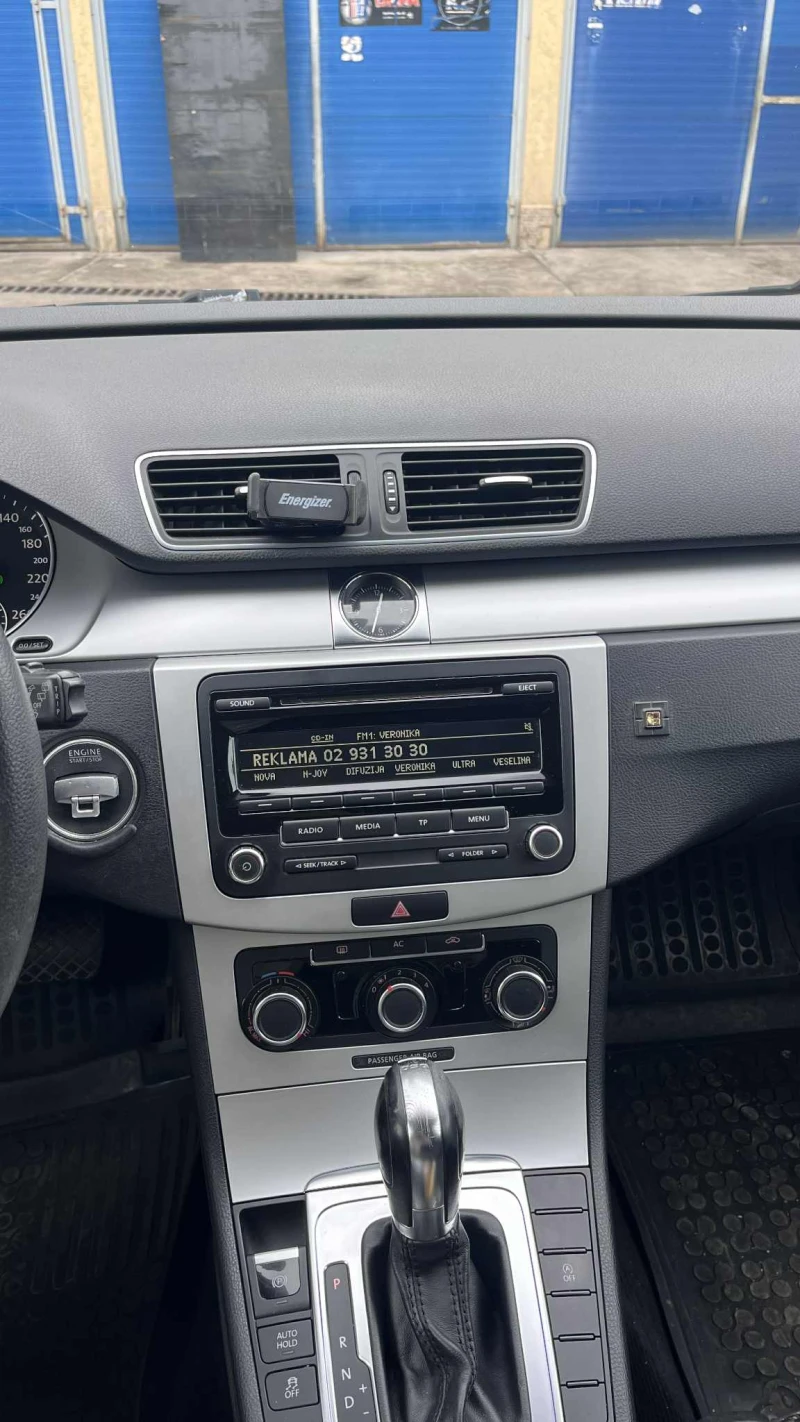 VW Passat 2.0 TDI, снимка 8 - Автомобили и джипове - 53129491